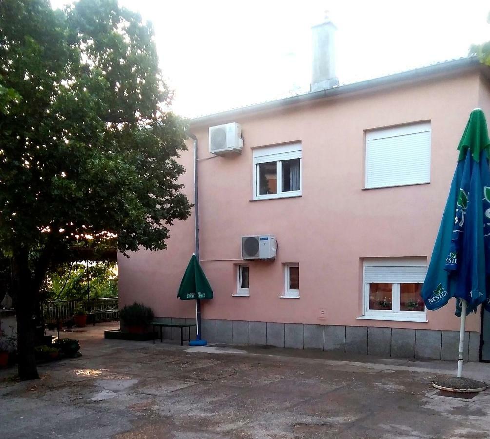 Apartment Nina Senj  Buitenkant foto